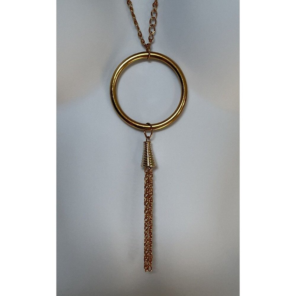 Gold Tone Fringed Hoop Pendant Double Clasp Chain Necklace 25 Inches Mod Fashion - Picture 2 of 4